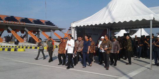 Presiden Jokowi Resmikan Tol Jombang-Mojokerto