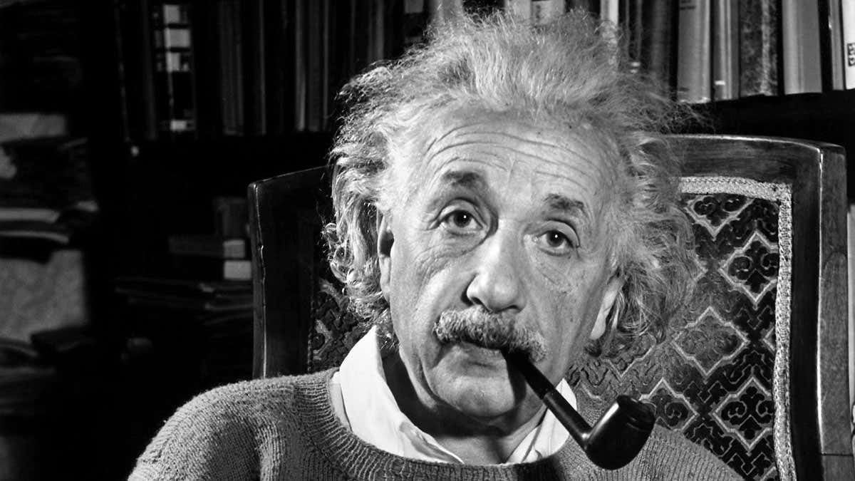 Bioagrafi Albert Einstein dan Teori Relativitasnya