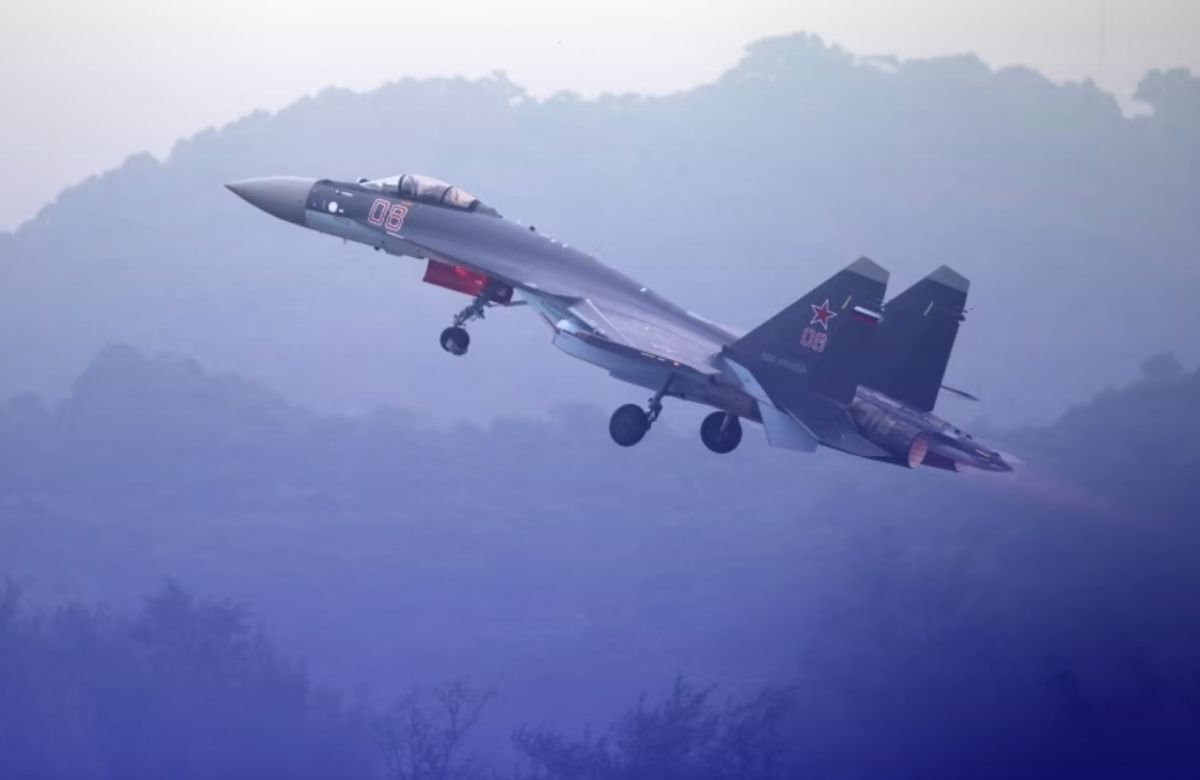 Ketegangan Meningkat: 10 Pesawat Tempur China Melintasi Garis Median, Taiwan Kerahkan Pasukan
