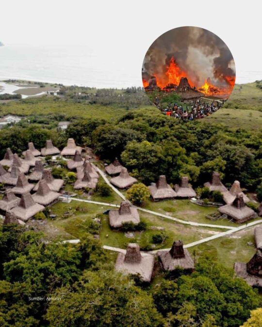 Kampung Adat Waru Wora Terbakar.