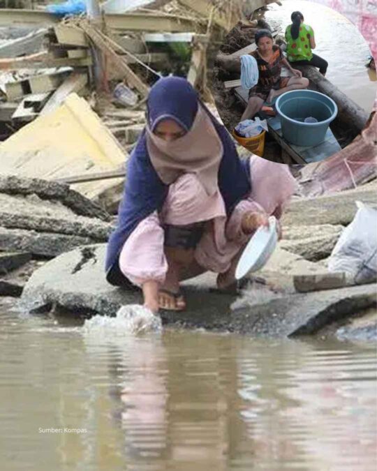 moment sedih seorang yang refleks meminum air bersih pasca banjir di sumatra
