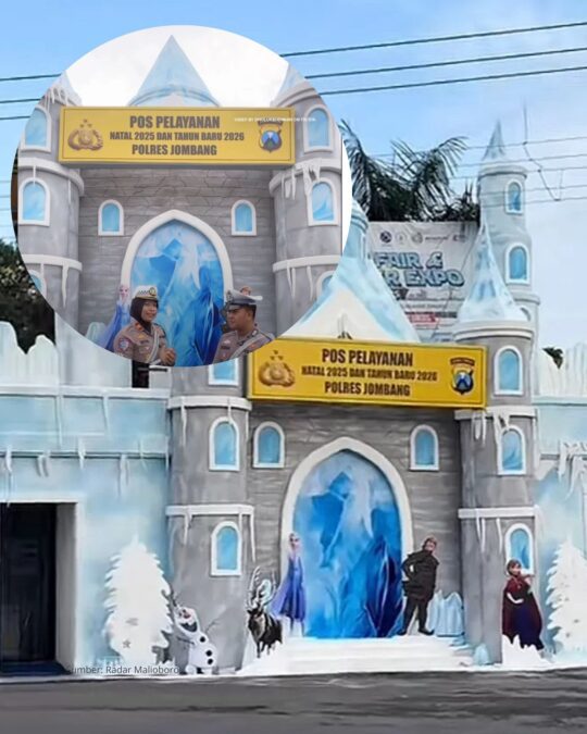 Di Jombang Pos Polisi Menjadi Wahana Disneyland Jelang Natal dan Tahun Baru