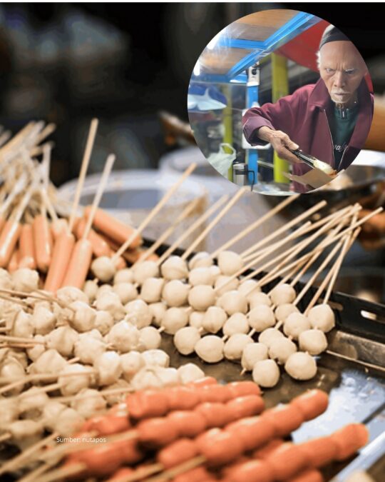 Sosok Pak Djumadi, Pensiunan PNS Tetap Memilih Berjualan di akhir Tua