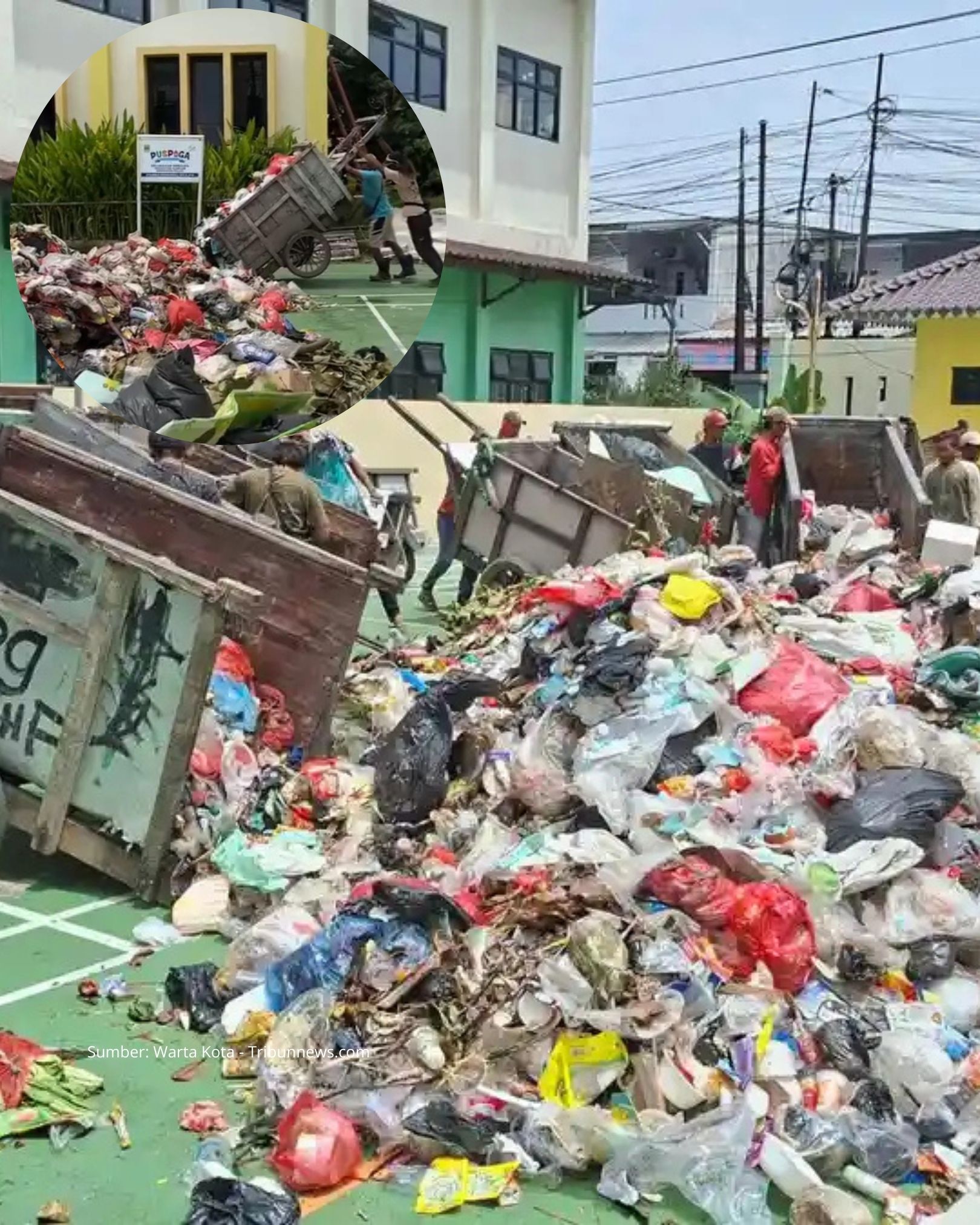Warga Babelan Bekasi Berbondong-bondong Menumpuk Sampah di Kantor Kelurahan