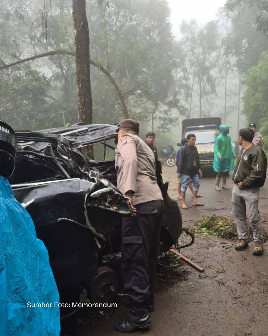 Sebuah Toyota Fortuner Mengalami Kecelakaan Tunggal di Jalur Wisata Bromo Tengger Semeru
