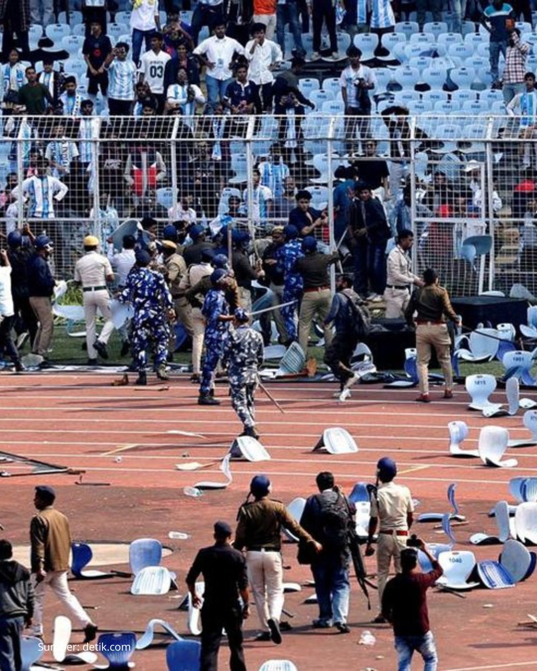 Ribuan suporter kecewa berat saat Lionel Messi hanya tampil 20 menit