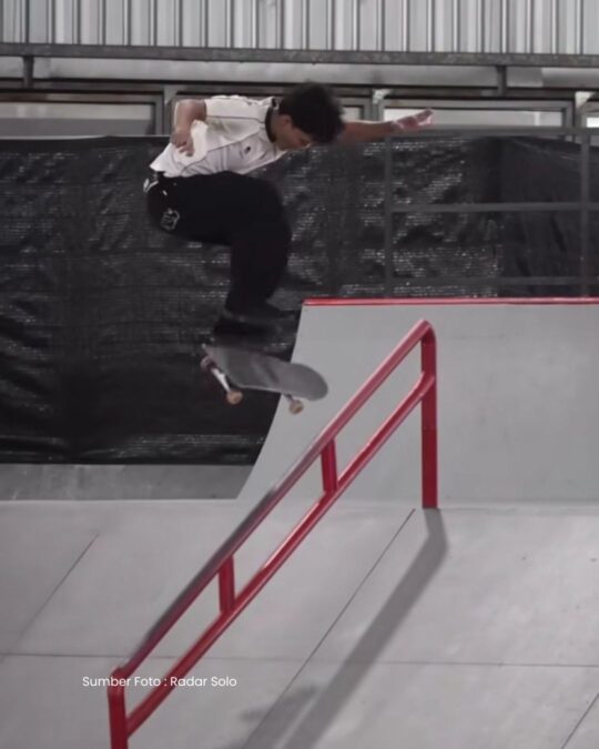 Basral Graito Hutomo, Atlet Skateboard Berusia 18 Tahun, Meraih Medali Emas Untuk Indonesia di Ajang SEA Games 2025..​