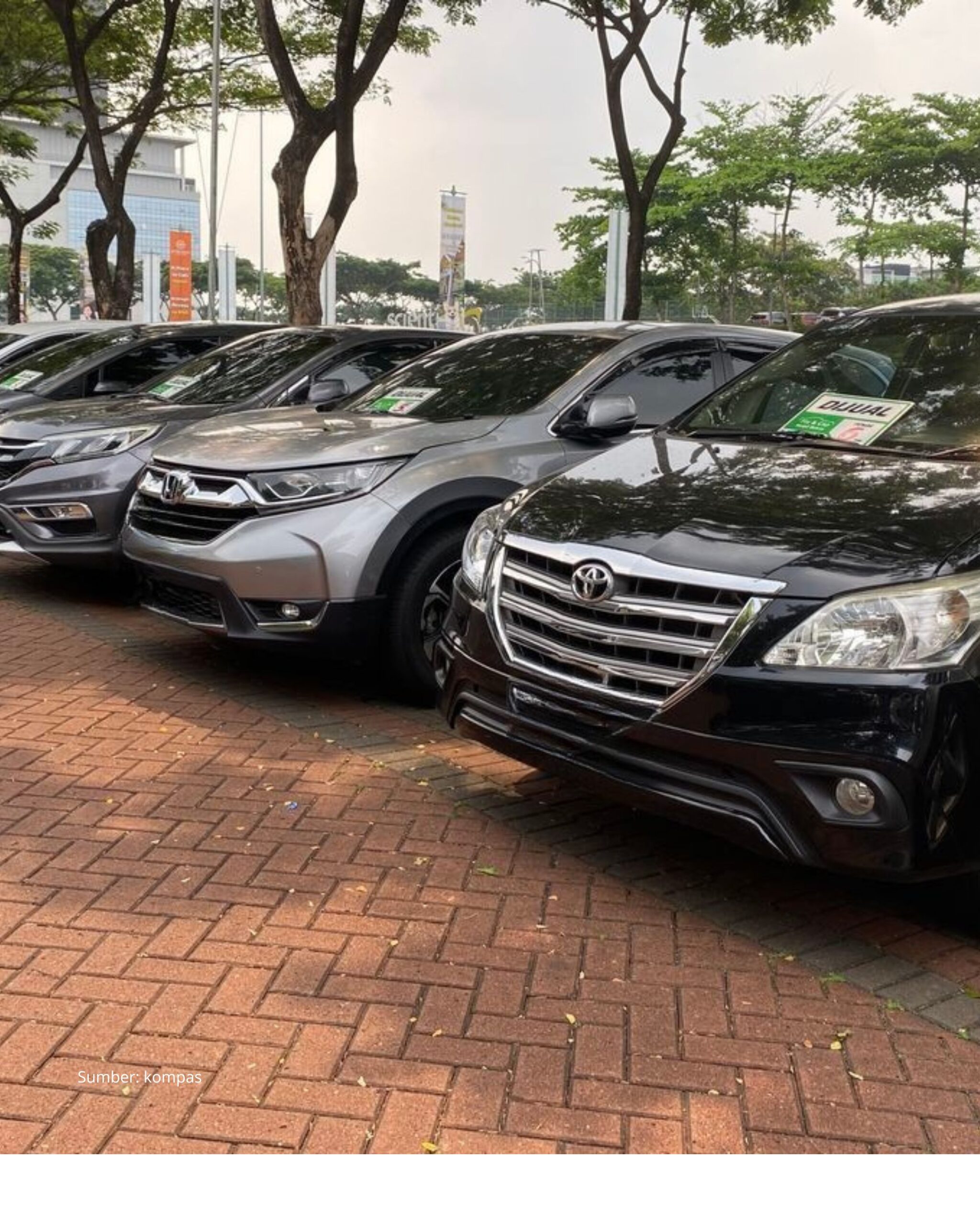 Cuma Dengan mengoleskan Baby Oil Mobil Bekas bisa mengkilat