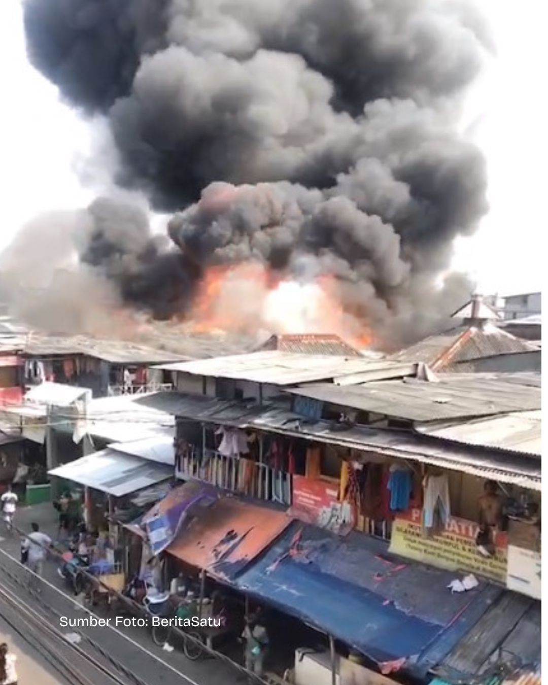 Kebakaran Hebat Melanda Kawasan Teluk Gong, Pejagalan, Penjaringan, Jakarta Utara, Pada Malam 18 Desember 2025