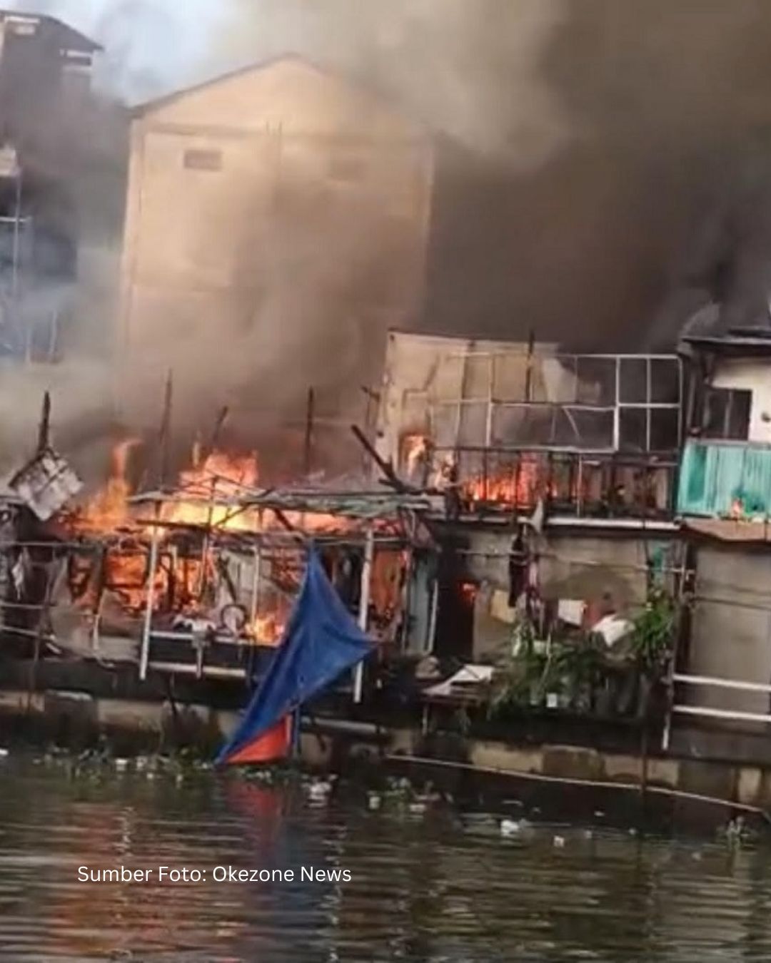 Kebakaran Menghanguskan 14 Rumah Semi Permanen di Kapuk Muara Jakarta Utara