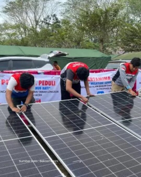 Pertamina Menyediakan Pembangkit Listrik Tenaga Surya (PLTS) Sebagai Solusi Energi Andal di Posko Pengungsian Aceh Tamiang