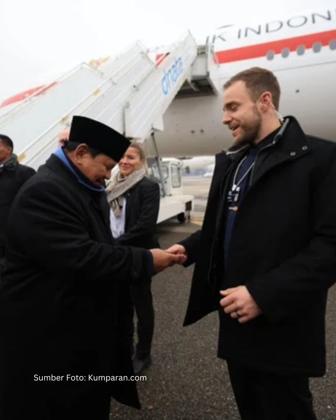 Prabowo Beri Koin Kepresidenan di Zurich