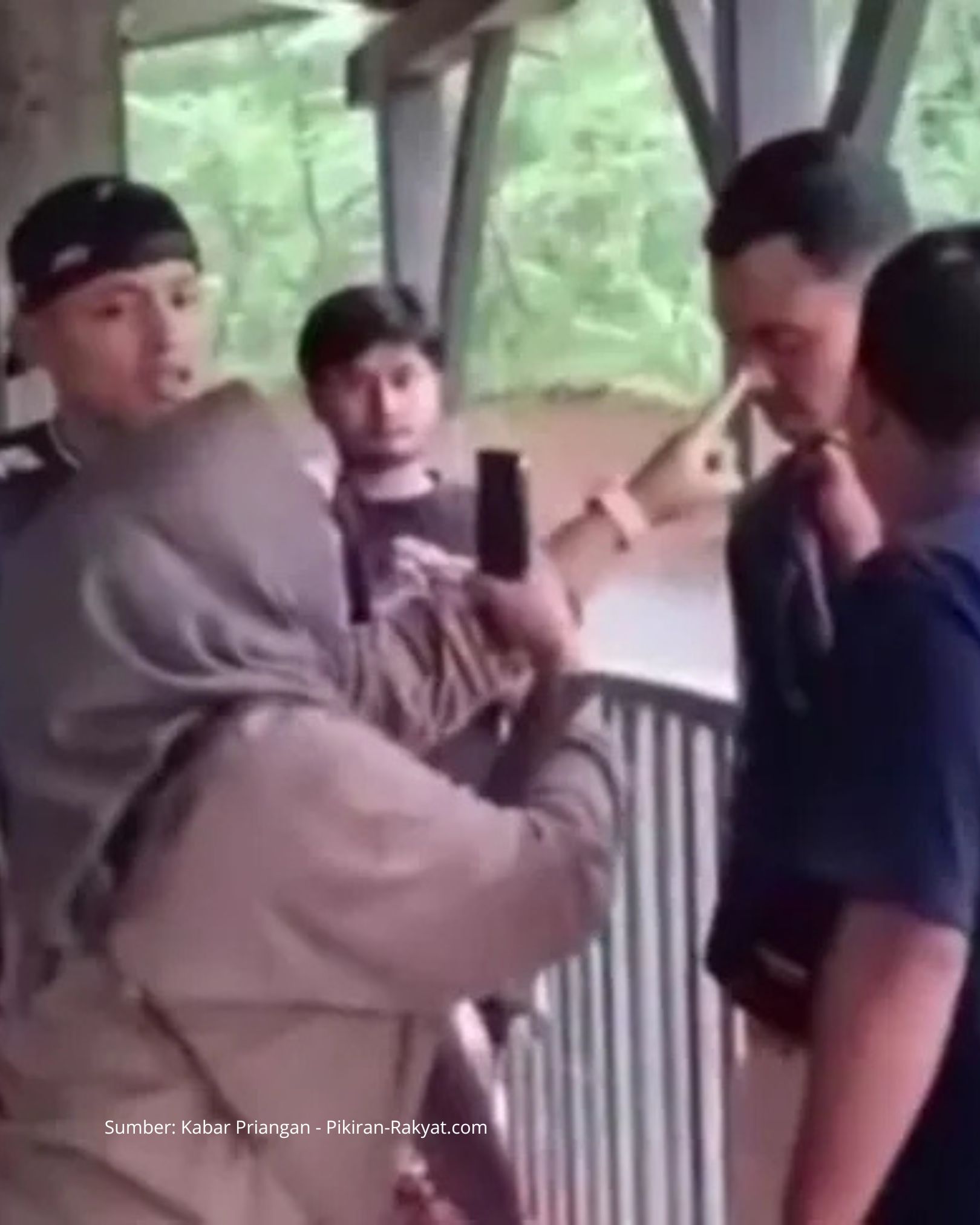 Warga Diintimidasi Keluarga Kades Usai Posting Keluhan Jalan Rusak