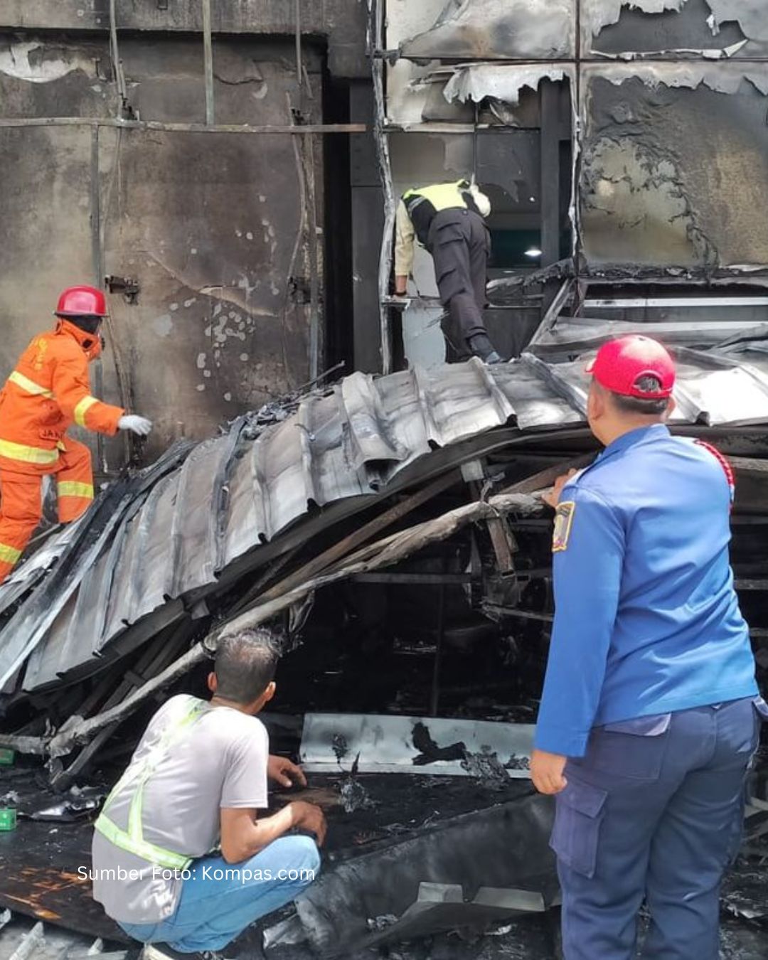 Percikan Las Picu Kebakaran Fasad Mal Ciputra Cibubur, Pengunjung Selamat