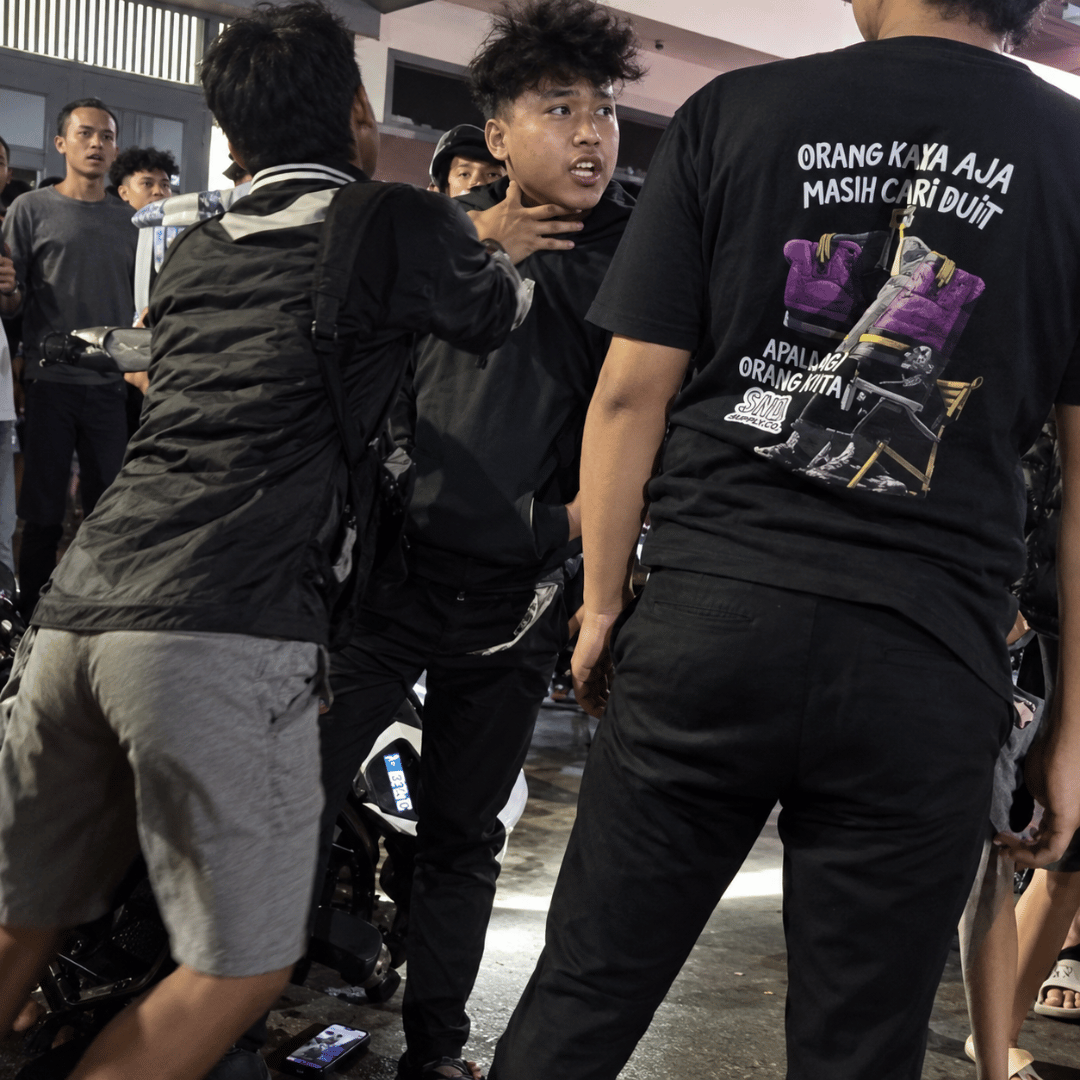 Kakak-Adik Penjual Sosis Jadi Korban Pengeroy*kan di Karnaval Pekalongan, Kini Lapor Polisi