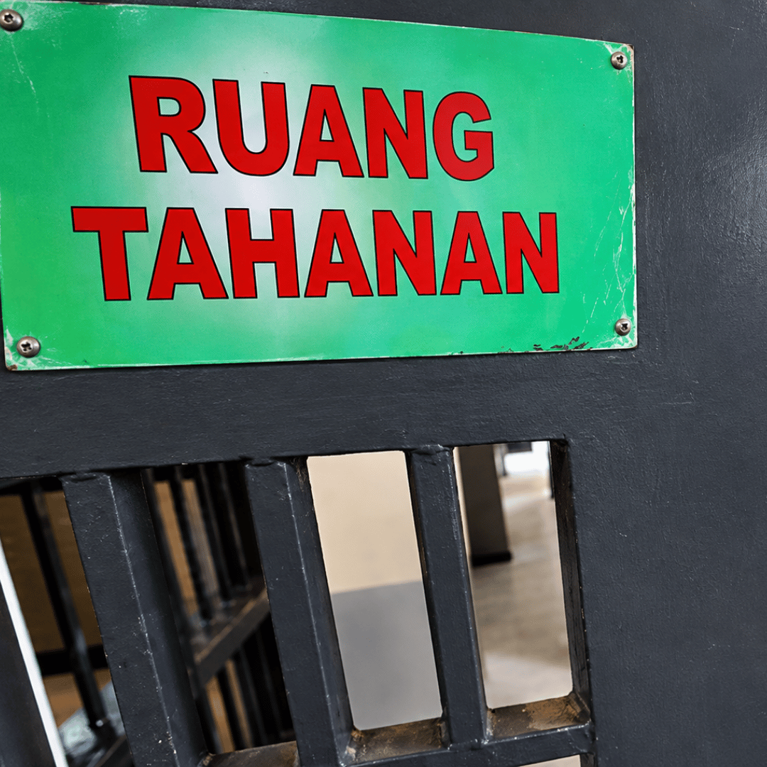 WNI Jadi Orang Pertama di Malaysia yang Dipenjara karena Buang Puntung Rokok