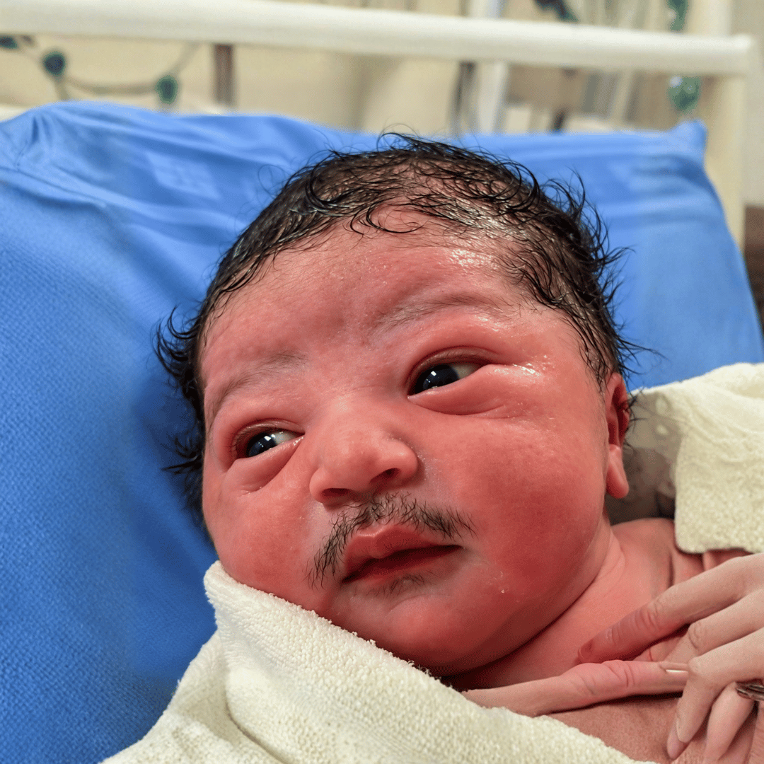 Bayi Baru Lahir Ini Punya Kumis dan Jenggot Tebal, Netizen Ramai Menyoroti