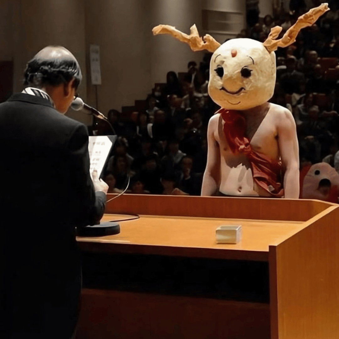 Bukan Wisuda Biasa, Mahasiswa Kyoto University Datang dengan Kostum hingga Cosplay