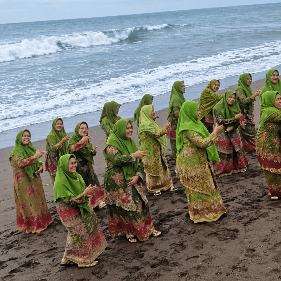 Recall di Base Musuh! Ibu-Ibu Berbaju Hijau Joget di Pantai Selatan